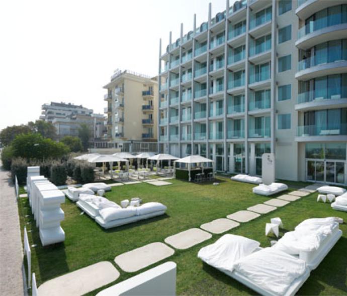 i-suite it offerta-pasqua-hotel-lusso-rimini-marina-centro-con-spa-php 006