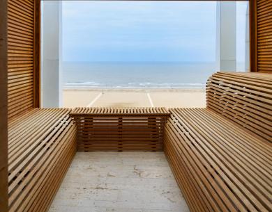 Sauna mit Meerblick, modernes und minimalistisches Design.